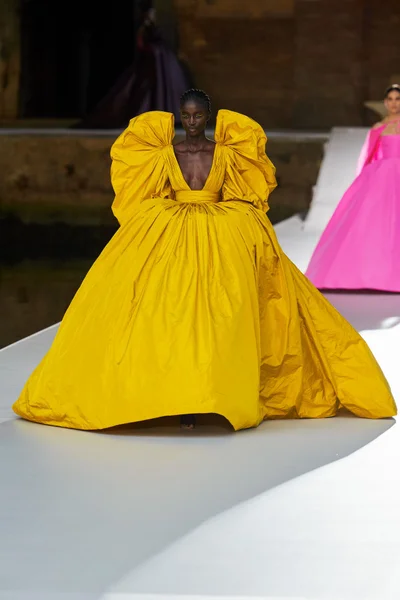 Look 79